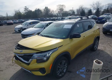 2021 Kia Seltos S z USA, uszkodzony, nr VIN KNDEUCAA6M7085751